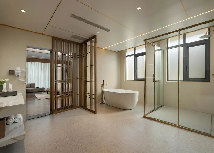 Gold Phuc Resort Inside Longvien Golf